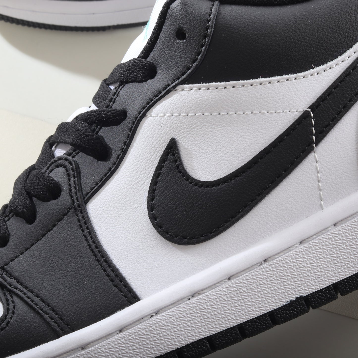 Air Jordan 1 Low Panda