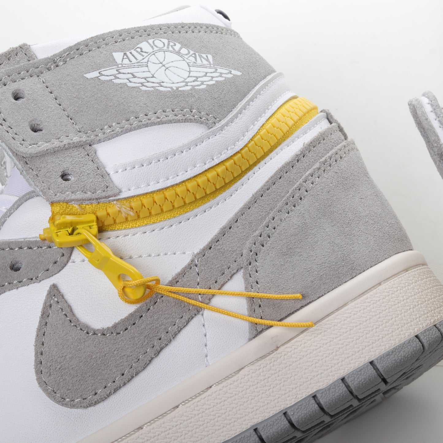Air Jordan 1 High Switch "Light Smoke Grey"