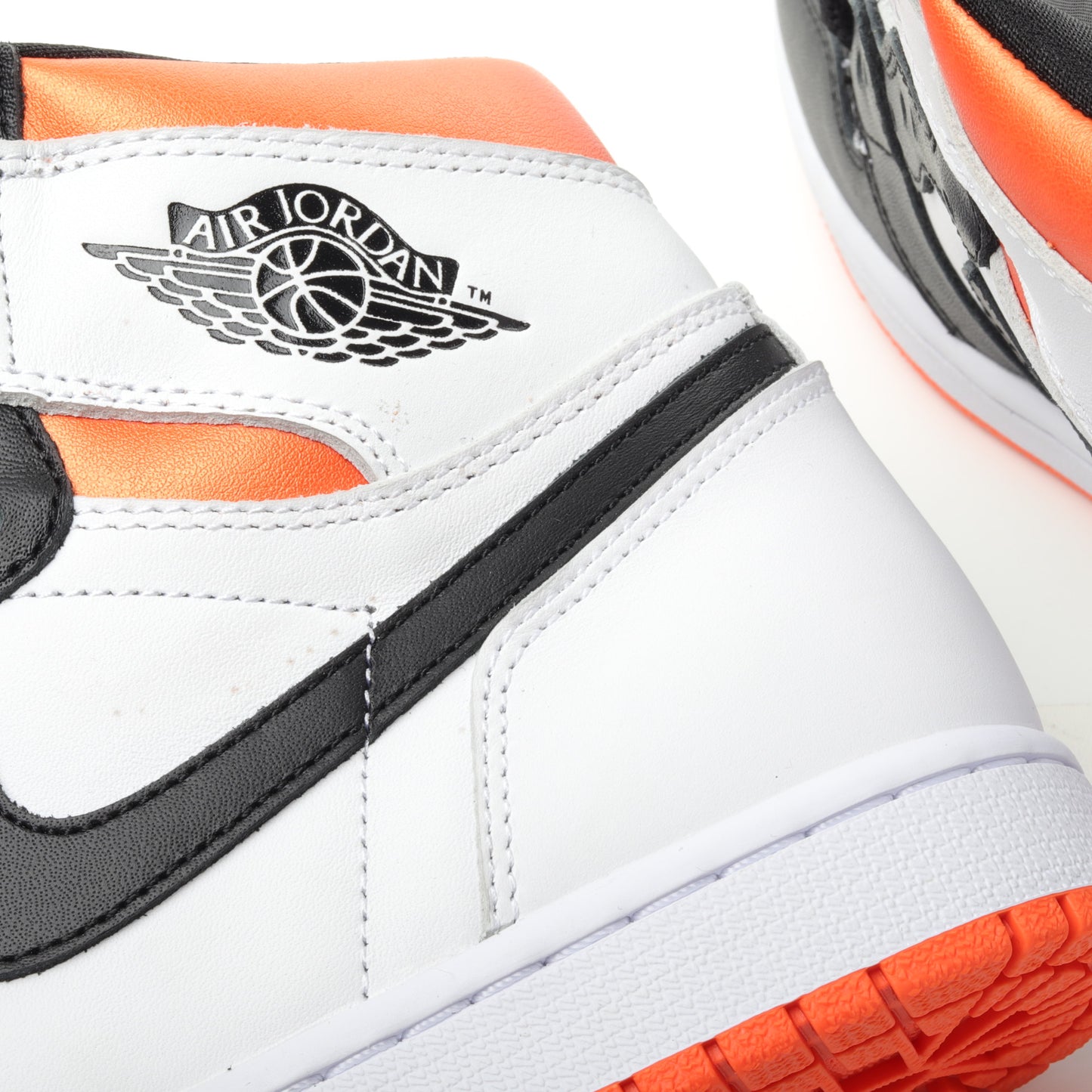Air Jordan 1 High OG 'electro orange'