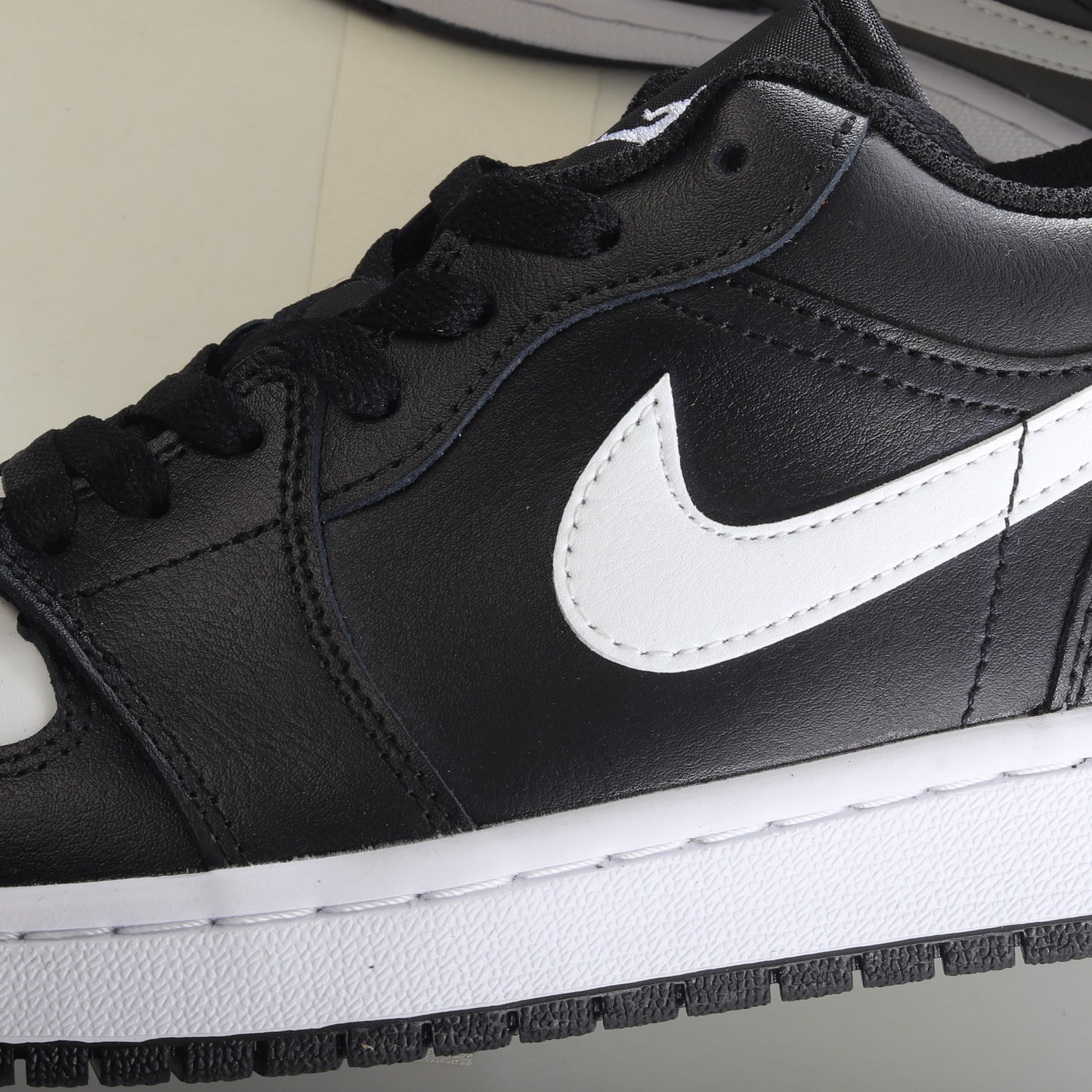 Air Jordan 1 Low Orca Black White