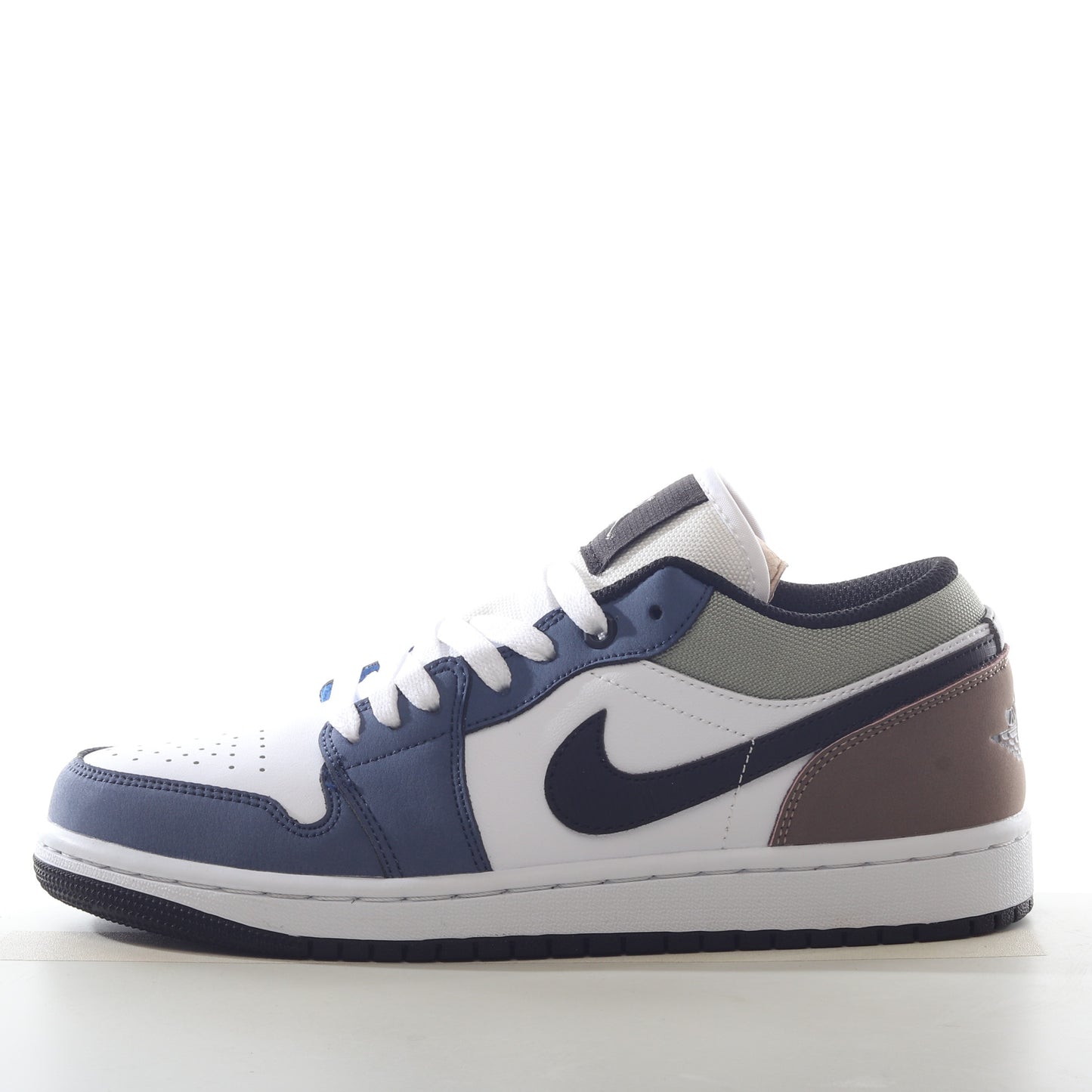 Air Jordan 1 Low Diffused Blue
