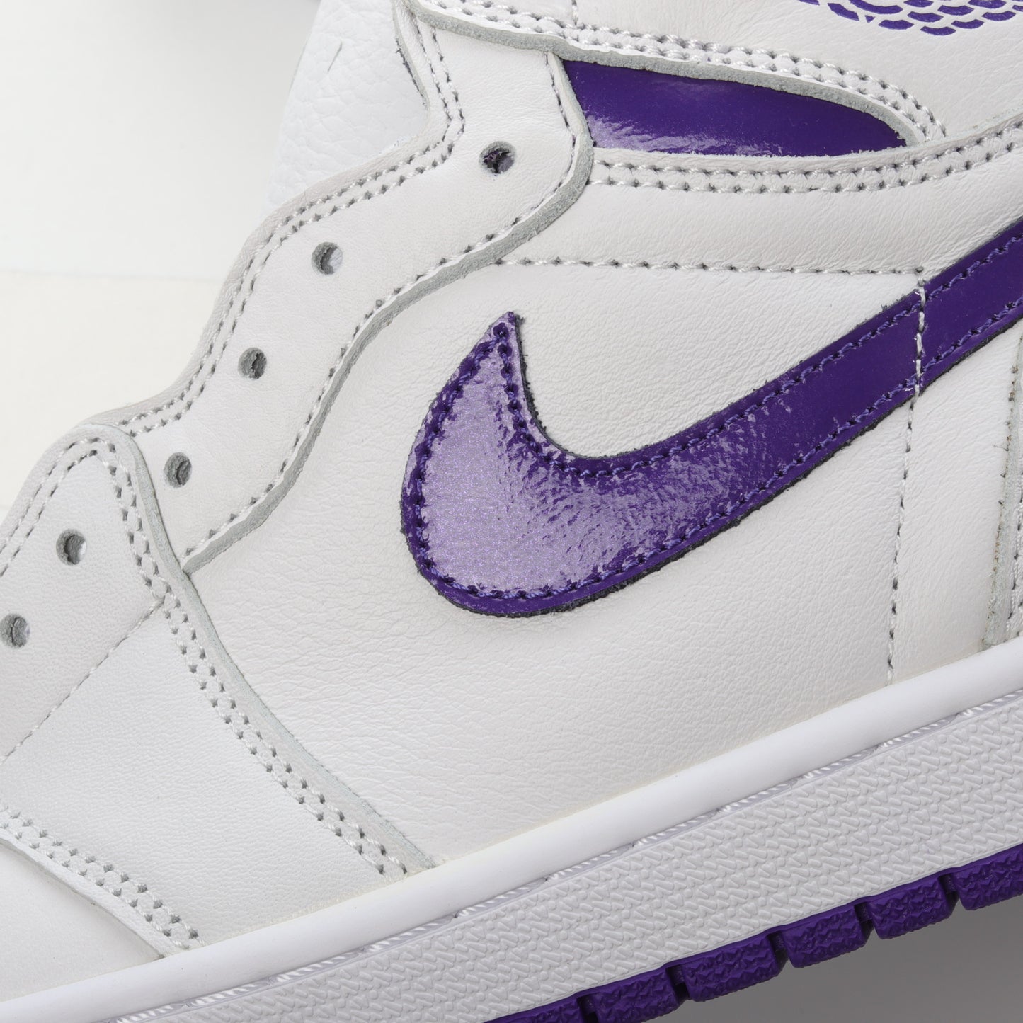 Air Jordan 1 High OG Women 'Court Purple'