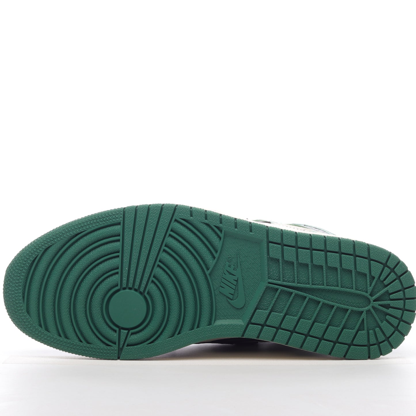 Air Jordan 1 Retro High "Pine Green"