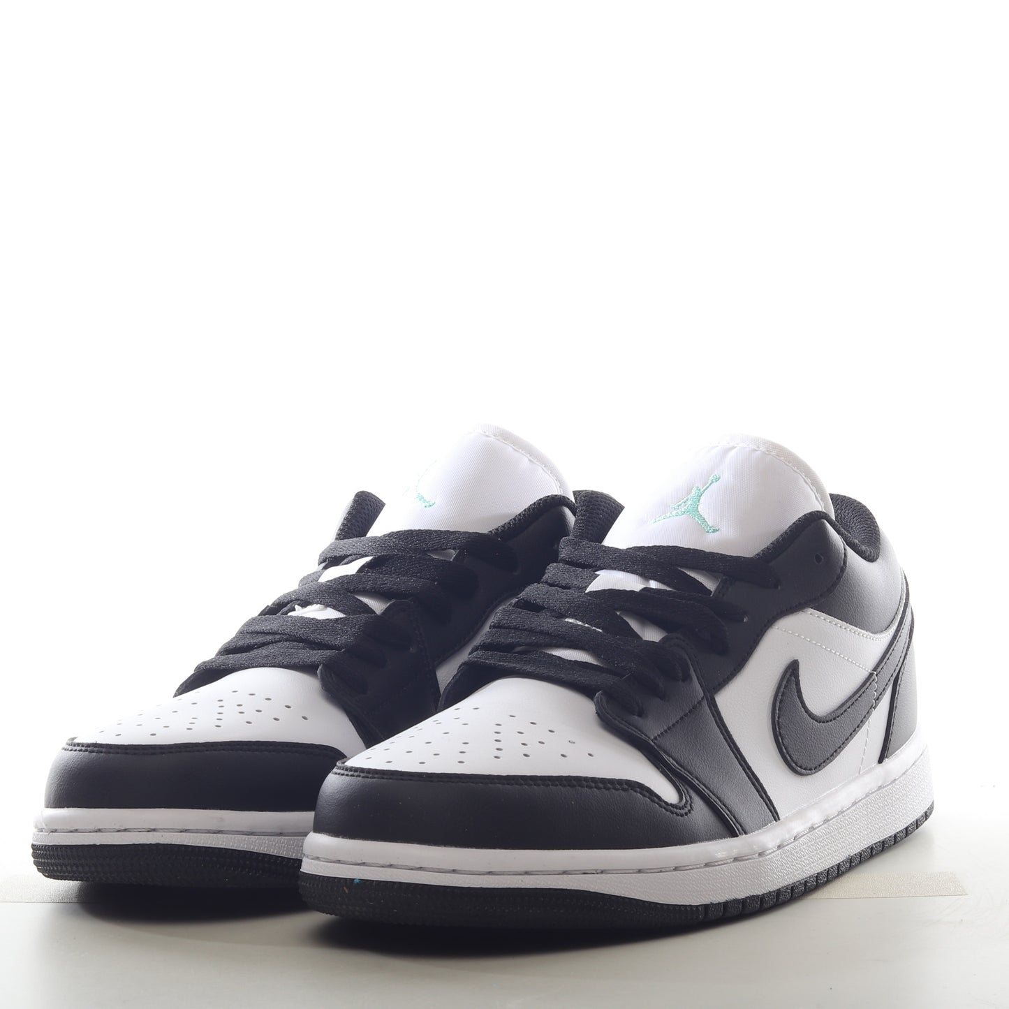 Air Jordan 1 Low Panda