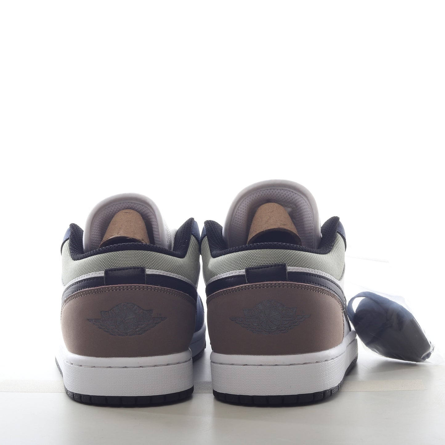 Air Jordan 1 Low Diffused Blue