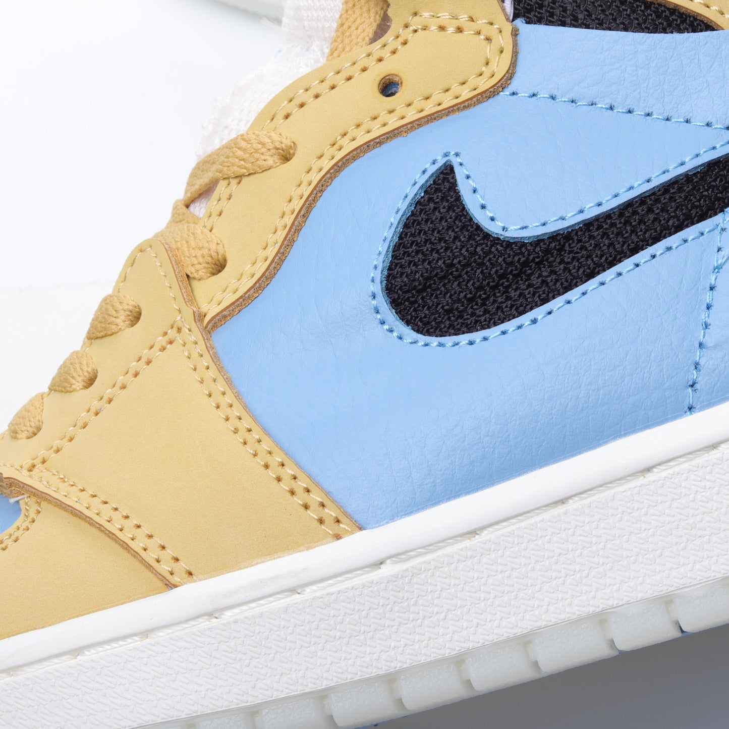 Air Jordan 1 Zoom CMFT Psychic Blue