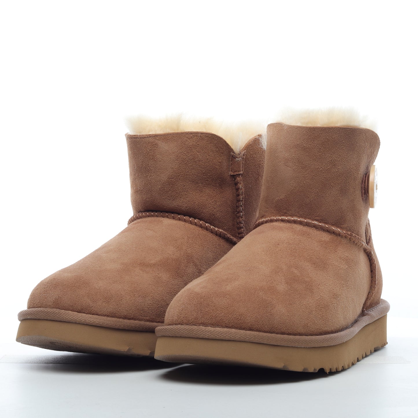 UGG Mini Bailey Button Chestnut Unisex