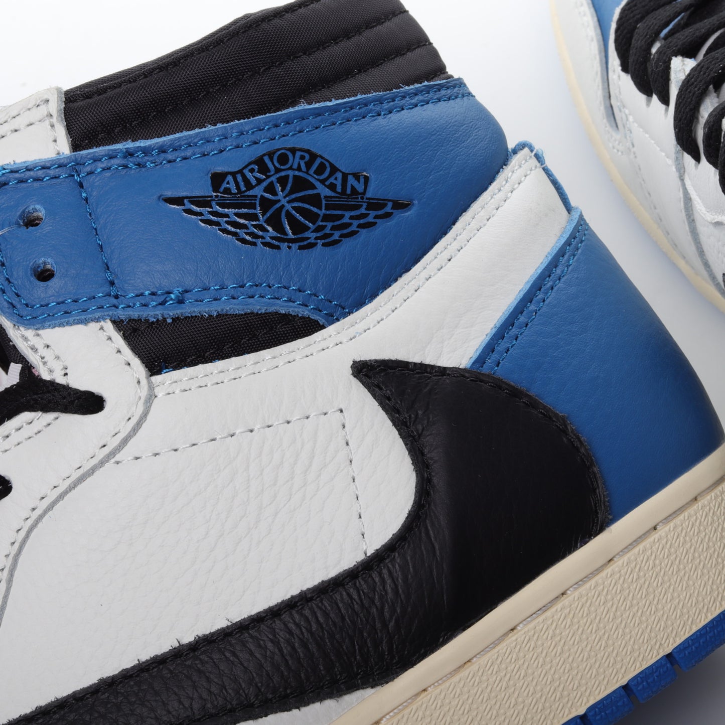 Air Jordan 1 Retro High OG SP Fragment x Travis Scott