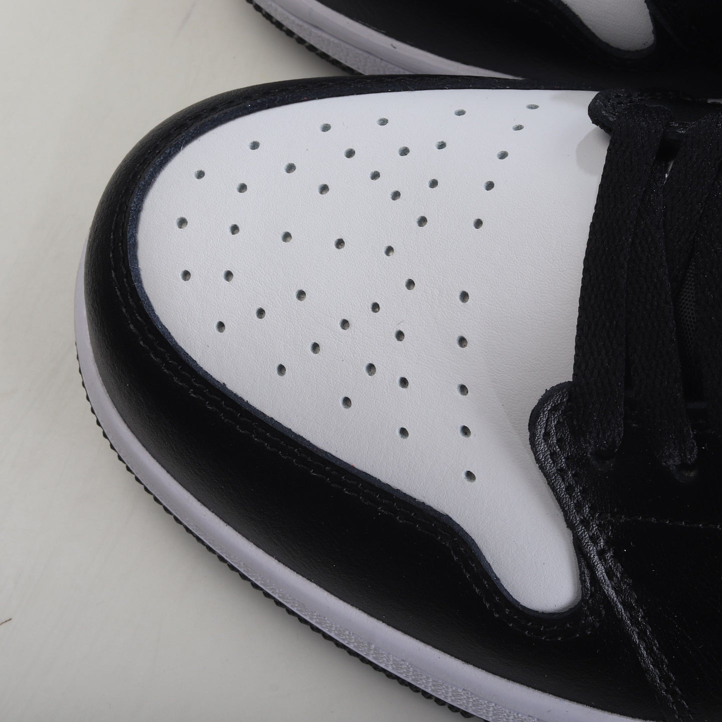 Air Jordan 1 Low Orca Black White