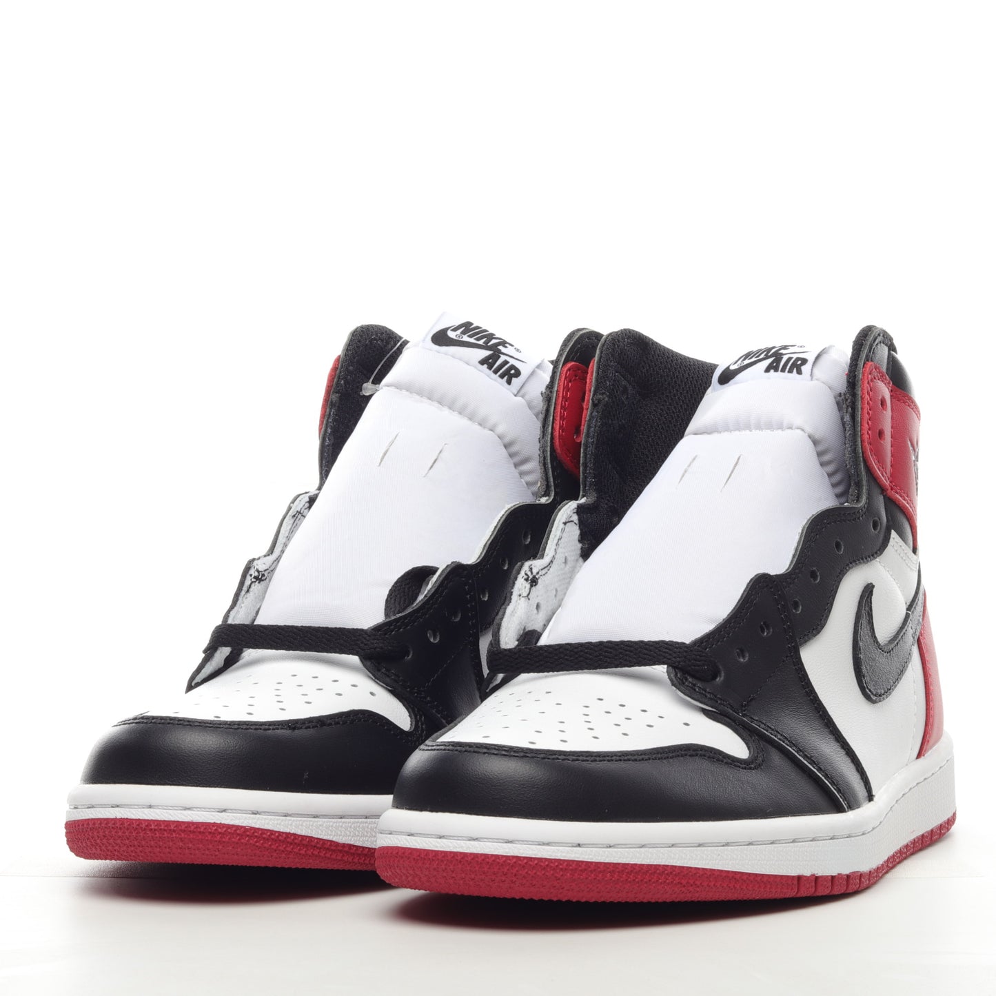 Air Jordan 1 Retro High Satin "Black Toe"